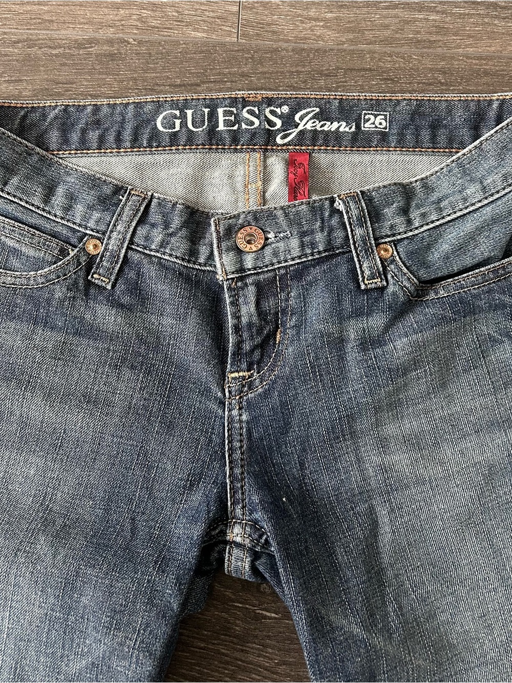 Low Rise Guess Jeans - Picture 4 of 5